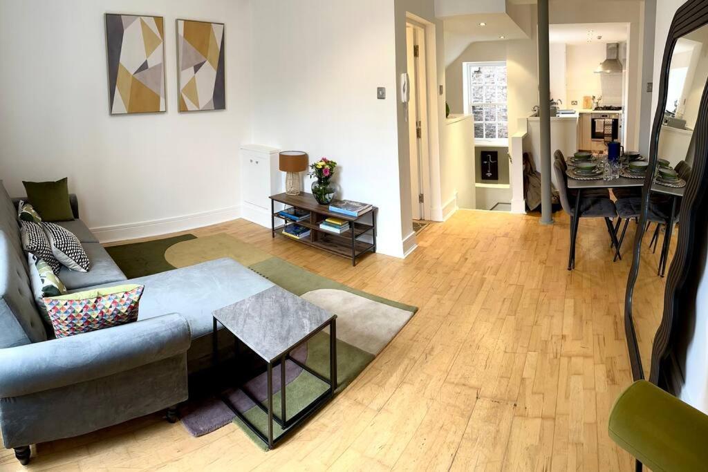 The Quirky Quarter- 2Bedrooms Apartment Liverpool Bagian luar foto