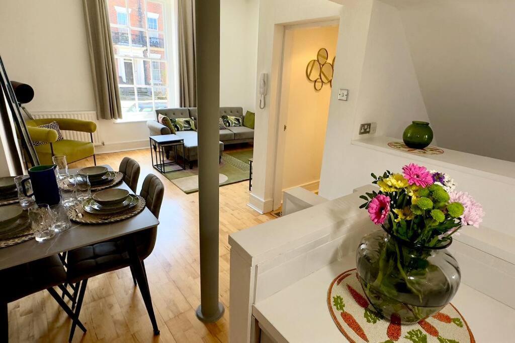 The Quirky Quarter- 2Bedrooms Apartment Liverpool Bagian luar foto